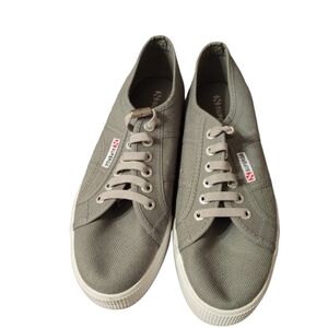 Superga Gray Platform Fashion Sneaker No Tie Ladies 39 or 8 1/2